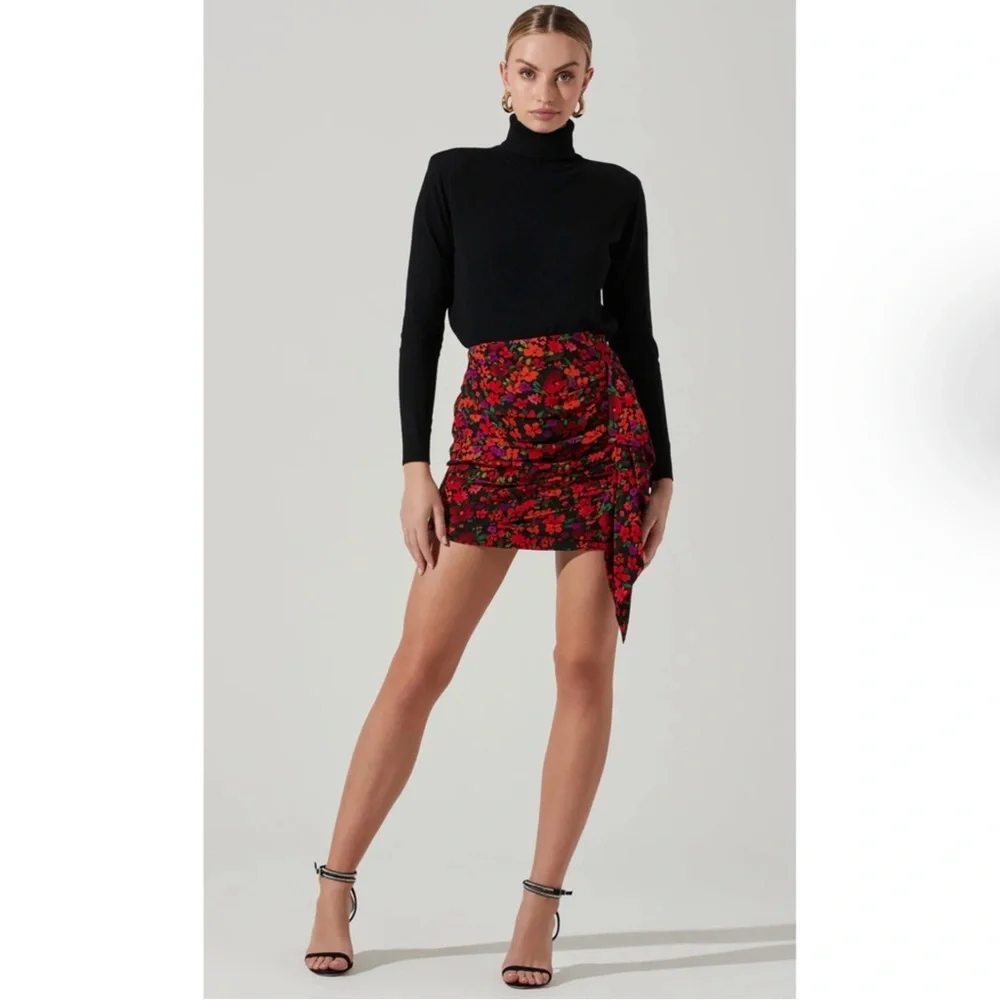 ASTR Waverly Skirt Medium